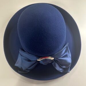 VTG Essence Royal Blue Wool Felt Cloche Style Hat W/ A Satin Bow & Silver Buckle